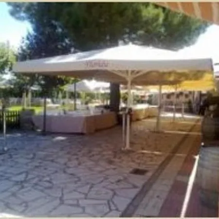 מלון Restaurante Florida Cuéllar