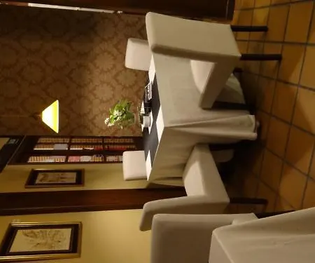 מלון Restaurante Florida Cuéllar